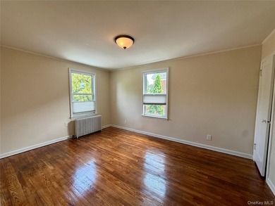 Prime North Flushing Location! This renovated and - photo 9