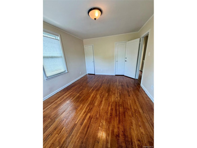 Prime North Flushing Location! This renovated and - photo 10