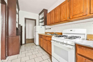 Welcome to 1188 Grant Avenue, a spacious two-family property - photo 11