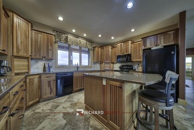 This one-of-a-kind property offers incredible privacy and views - photo 12