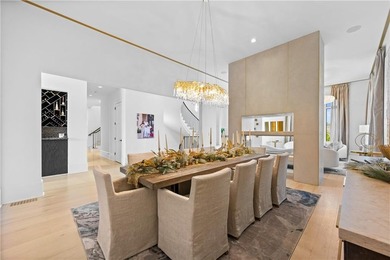 Exquisitely appointed home located in Milton's most sought-after - photo 13