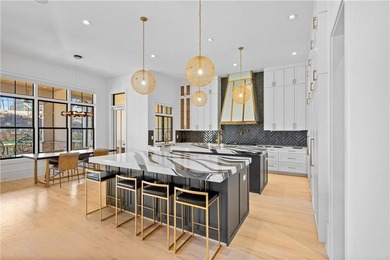 Exquisitely appointed home located in Milton's most sought-after - photo 16