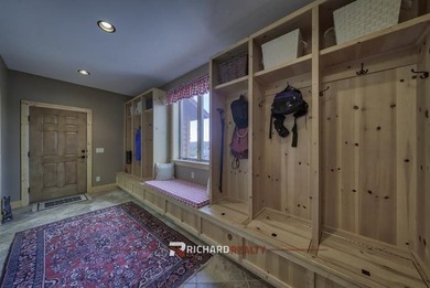 This one-of-a-kind property offers incredible privacy and views - photo 16