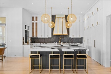 Exquisitely appointed home located in Milton's most sought-after - photo 17