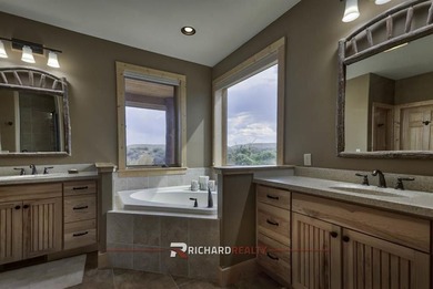 This one-of-a-kind property offers incredible privacy and views - photo 20