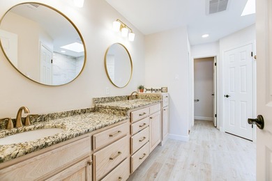Welcome to this beautifully updated 3-bedroom, 2-bath home in - photo 21