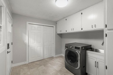 A fresh approach to one-level living! This zero-entry home sits - photo 5