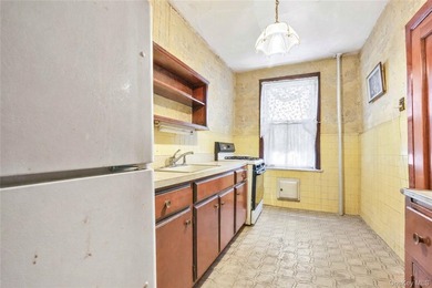 Welcome to 1188 Grant Avenue, a spacious two-family property - photo 28