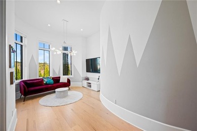 Exquisitely appointed home located in Milton's most sought-after - photo 29