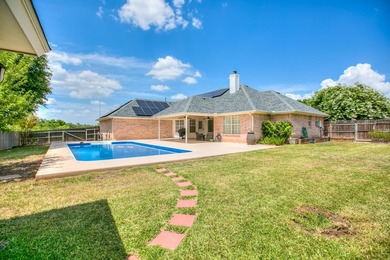 Welcome to this beautifully updated 3-bedroom, 2-bath home in - photo 33
