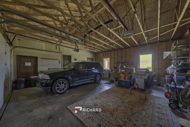 This one-of-a-kind property offers incredible privacy and views - photo 35