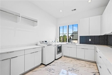 Exquisitely appointed home located in Milton's most sought-after - photo 38