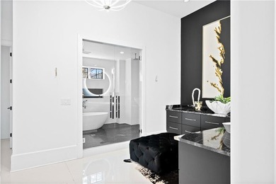 Exquisitely appointed home located in Milton's most sought-after - photo 49