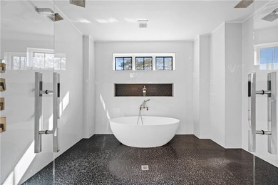 Exquisitely appointed home located in Milton's most sought-after - photo 50