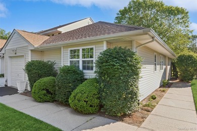 Welcome to 42 Blueberry Common, a beautifully maintained - photo 3