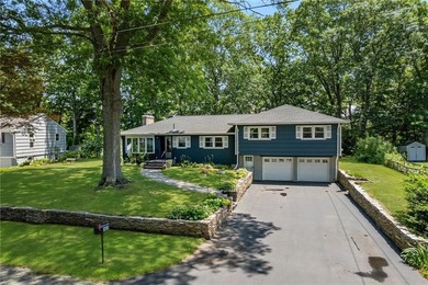 SPACIOUS SPLIT LEVEL ON POTOWOMUT POND!! This is your rare - photo 2