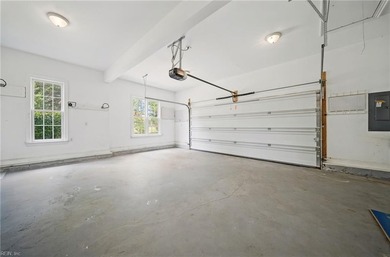 Welcome to this exceptional home situated on a premier 1.3-acre - photo 32