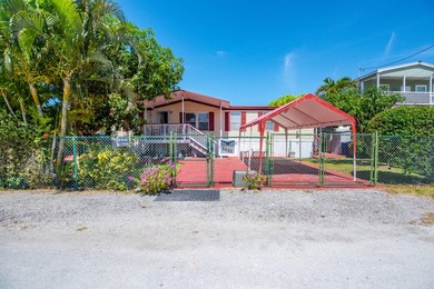 Spacious 4-Bedroom, 3-Bath Home on Expansive Lot with Fruit - photo 1