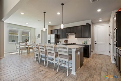 Luxurious 2-story condo in the highly sought-after Kissing Tree - photo 8