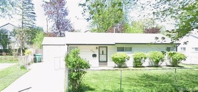Ford Lake - Washtenaw County Home Active Under Contract in Ypsilanti Michigan