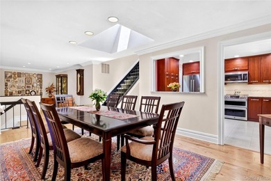 Discover luxury living at 20 Fox Ridge, a highly sought after - photo 6