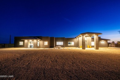 7,400+ Square Foot Garage!! Introducing a one-of-a-kind Luxury - photo 17