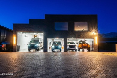 7,400+ Square Foot Garage!! Introducing a one-of-a-kind Luxury - photo 20