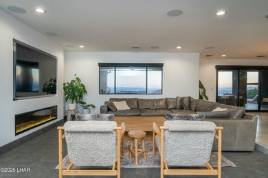 7,400+ Square Foot Garage!! Introducing a one-of-a-kind Luxury - photo 26