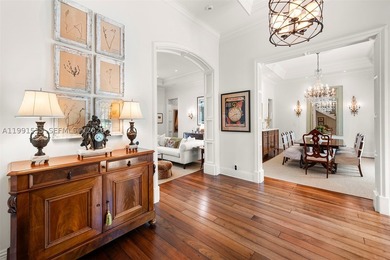 A refined and elegant designer-owned residence located in South - photo 22