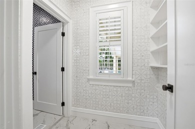 Welcome to the *Washington House,* a breathtaking Mediterranean - photo 32