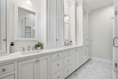 Welcome to the *Washington House,* a breathtaking Mediterranean - photo 39