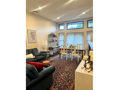 Lovingly maintained 2bd 1 1/2 bath unit located in the desirable - photo 2