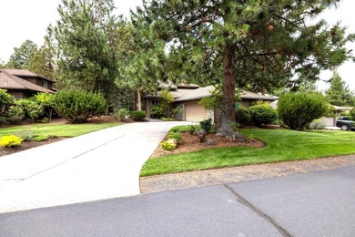 Exceptional golf course home on .33-acre lot in Rivers Edge - photo 4