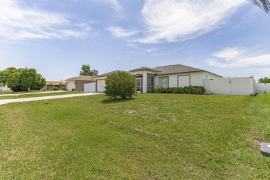 Beautifully updated home in desirable SE Cape Coral w/NO HOA! - photo 8