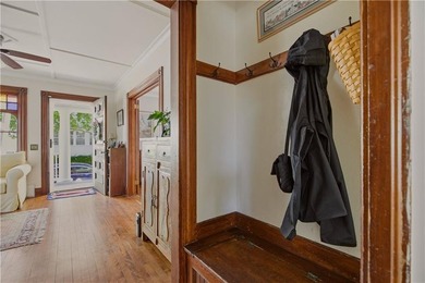 Beautifully restored Colonial blending Newport's timeless - photo 6