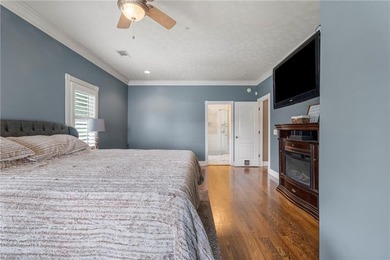 Welcome to your lakeside retreat! This beautifully updated - photo 17