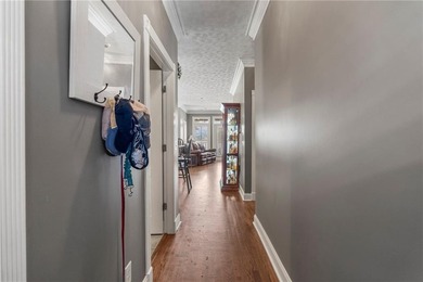 Welcome to your lakeside retreat! This beautifully updated - photo 21