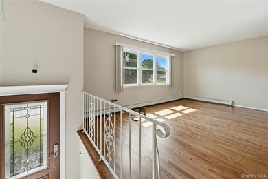Welcome to this beautiful freshly painted, 5-bedroom, 2 bath - photo 4