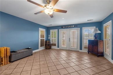 Welcome to your lakeside retreat! This beautifully updated - photo 26
