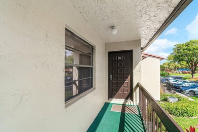 Spacious second floor condo with spectacular views. 2 Bedroom/2 - photo 3