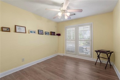 Welcome to your lakeside retreat! This beautifully updated - photo 34