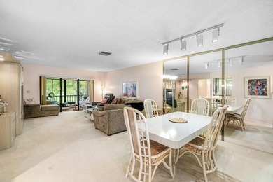 Spacious second floor condo with spectacular views. 2 Bedroom/2 - photo 4