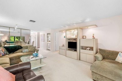 Spacious second floor condo with spectacular views. 2 Bedroom/2 - photo 5
