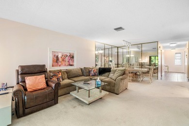 Spacious second floor condo with spectacular views. 2 Bedroom/2 - photo 7