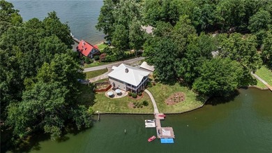 Welcome to your lakeside retreat! This beautifully updated - photo 42