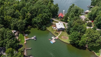 Welcome to your lakeside retreat! This beautifully updated - photo 43