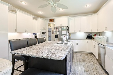Located in the desirable Aberdeen Golf community in Longs, this - photo 4