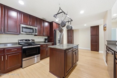 Rare opportunity to own a spacious 5-bedroom, 3-bathroom home - photo 22