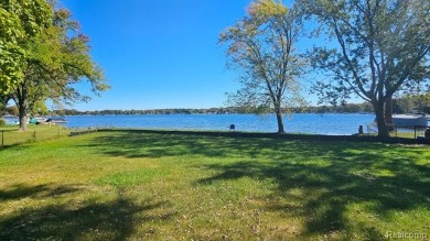 Lake Lot For Sale in Pinckney, Michigan