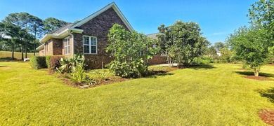 Beautiful 3-Bedroom Home with Bonus Room, Mature Landscaping & - photo 2